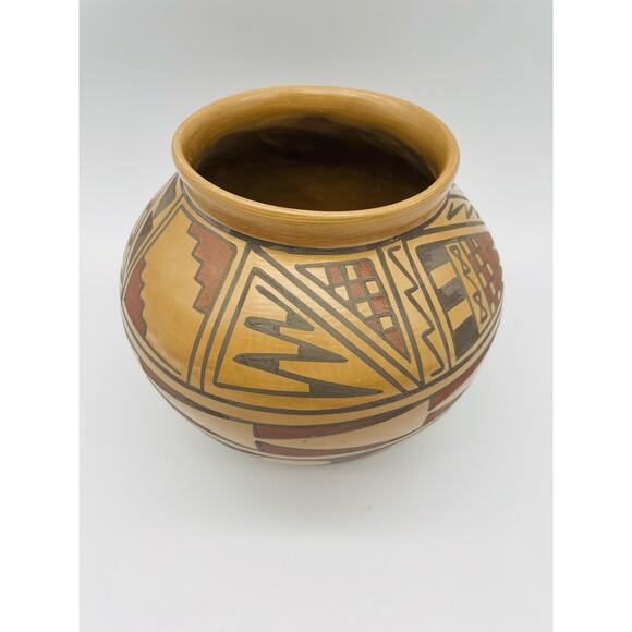 Santos Ortiz & Bertha Chacon Signed Mata Ortiz Pottery Vase - Picture 2 of 7